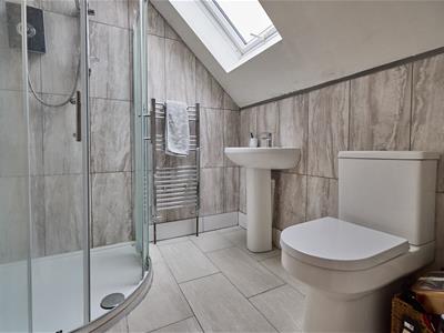Ensuite shower room